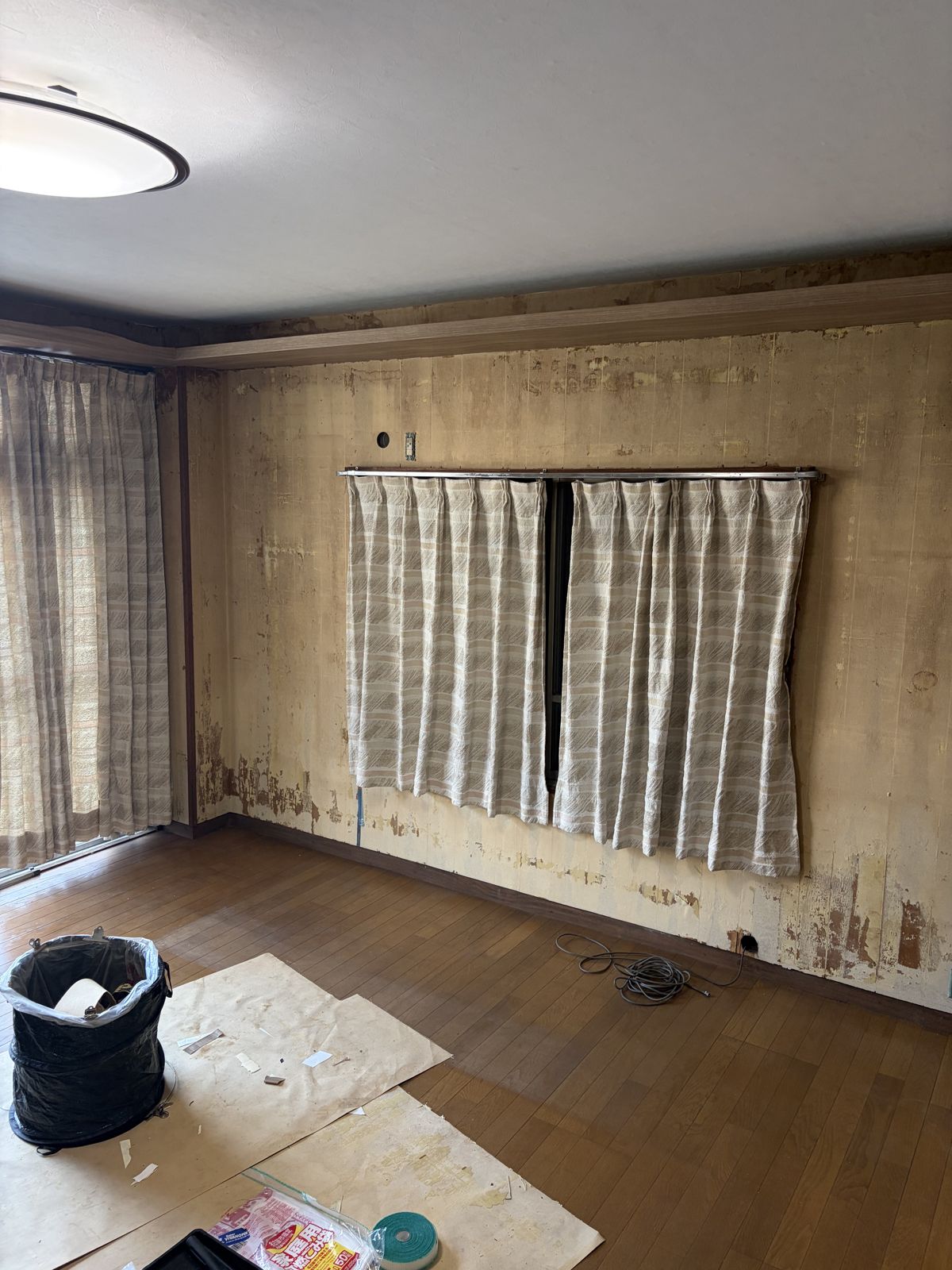 名古屋市北区 戸建賃貸 居室B 窓まわりクロス劣化